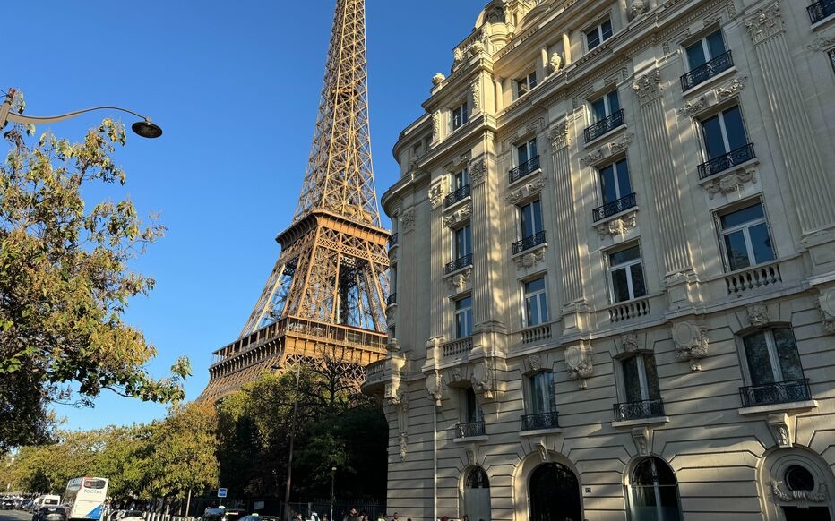 Îlot Branly — Haussmannian façade facing the Eiffel Tower