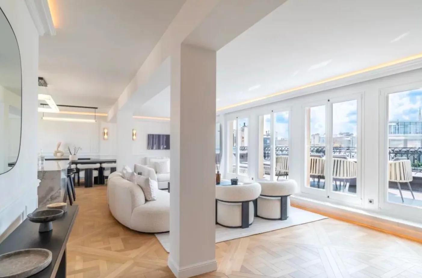 Apartment with terrace, rue de Marignan, Paris 8th