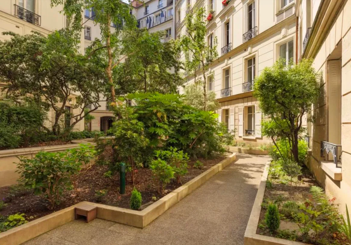 Refurbished Haussmann apartment, rue de Prony, Paris 17th