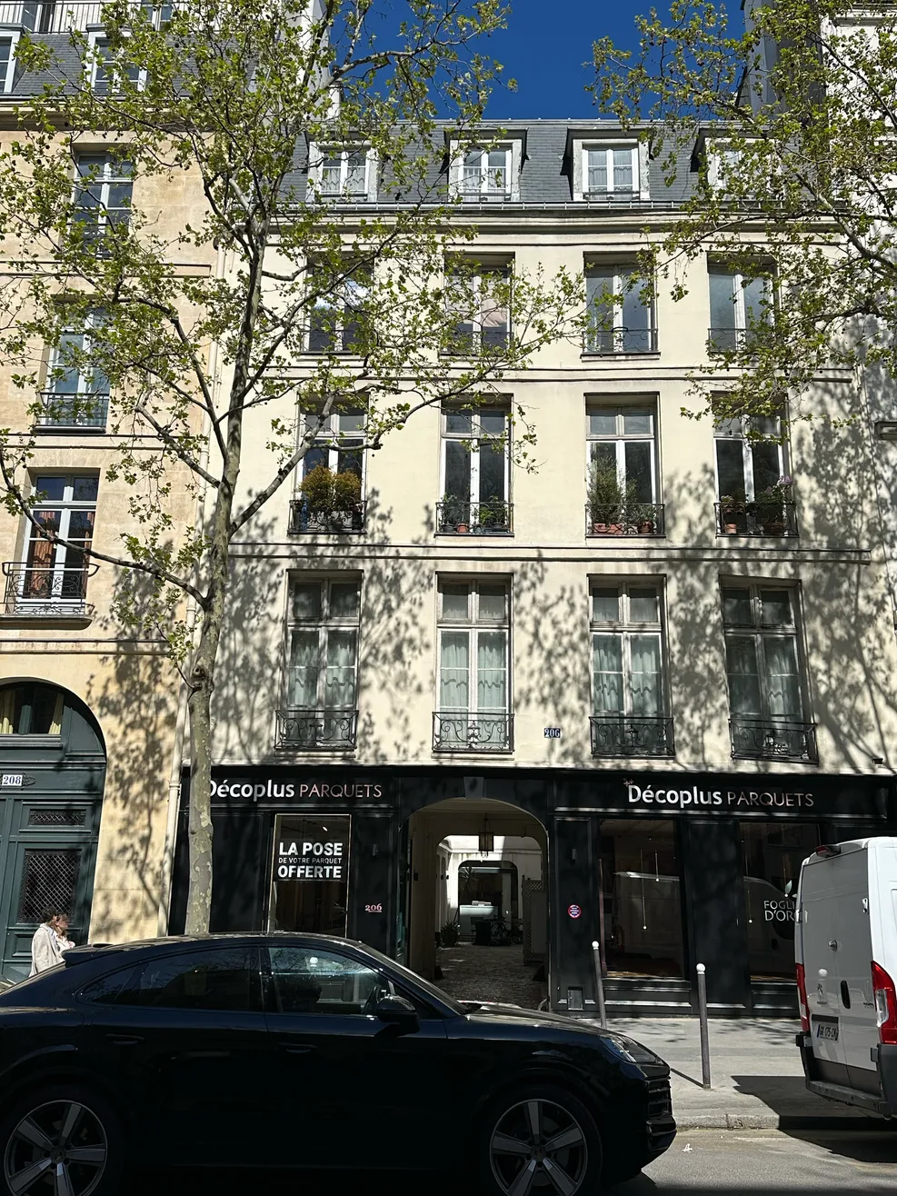 18th-century building at 206 boulevard Saint-Germain, Paris 7th